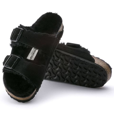 Klapki damskie ocieplane z wełną owczą Birkenstock Arizona VL Shearling Black skóra zamszowa regular szerokie (0752661) Birkenstock