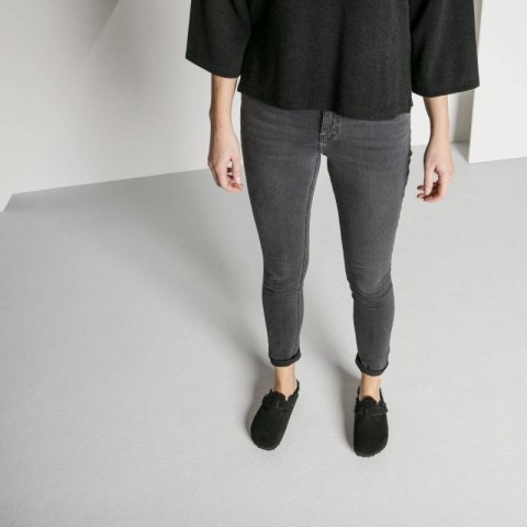 Chodaki damskie ocieplane z wełną owczą Birkenstock Boston Shearling Black skóra zamszowa regular szerokie (0259881) Birkenstock