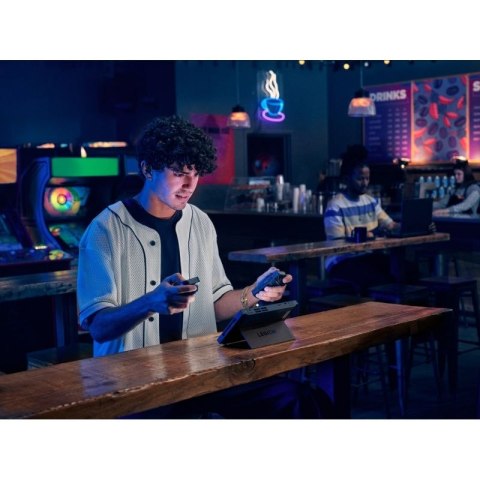 Lenovo Legion Go 8APU1 Ryzen Z1 Extreme 8.8" WQXGA IPS 500nits Glossy 144Hz 16GB LPDDR5x-7500 SSD512 AMD Radeon Graphics Win11 S