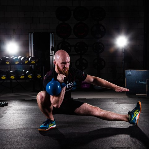 KNV12 BLUE KETTLEBELL ŻELIWNY POKRYTY WINYLEM HMS HMS