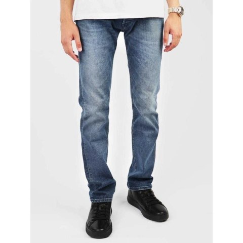 Lee Powell L704DXIS