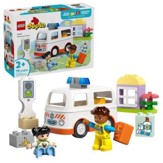 LEGO DUPLO TOWN 10447 Karetka z kierowcą Lego