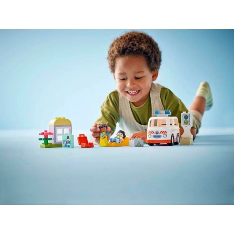 LEGO DUPLO TOWN 10447 Karetka z kierowcą Lego