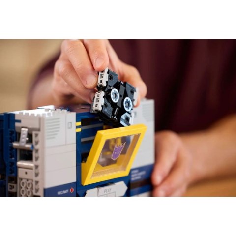 LEGO 10358 ICONS - Transformers: Soundwave Lego