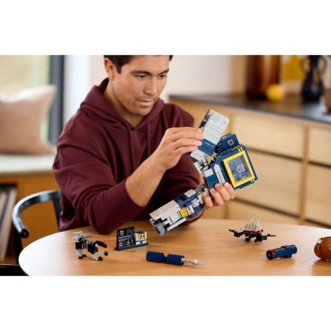 LEGO 10358 ICONS - Transformers: Soundwave Lego