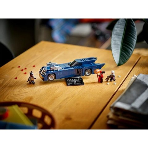 LEGO Super Heroes 76274 Batman z batmobilem kontra Harley Quinn i Mr. Freeze Lego