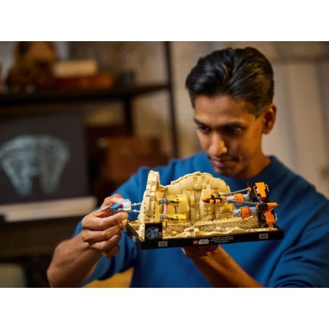 LEGO Star Wars 75380 Diorama: Wyścig ścigaczy w Mos Espa Lego