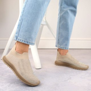 Buty sportowe wsuwane z cyrkoniami D&A W OLI257A beżowe S.Barski