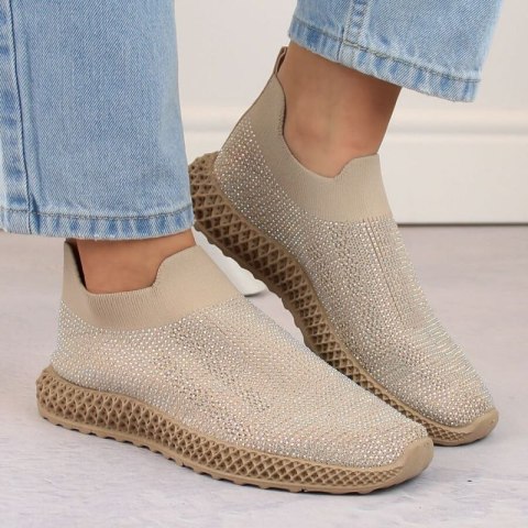 Buty sportowe wsuwane z cyrkoniami D&A W OLI257A beżowe S.Barski