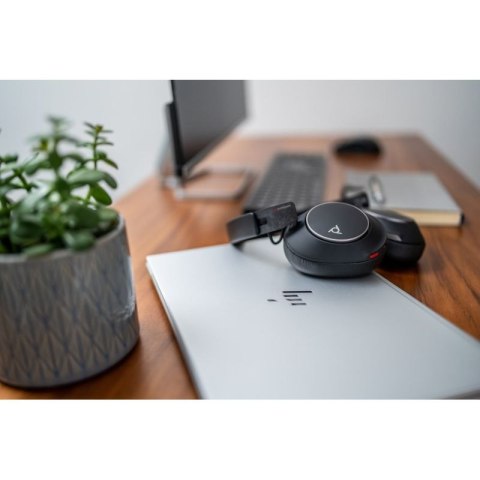 POLY Zestaw słuchawkowy Voyager Surround 80 UC USB-C + przejściówka USB-C/A POLY